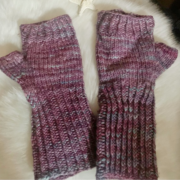 Homemade Knitted Gauntlet Fingerless Gloves OS - Picture 2 of 6